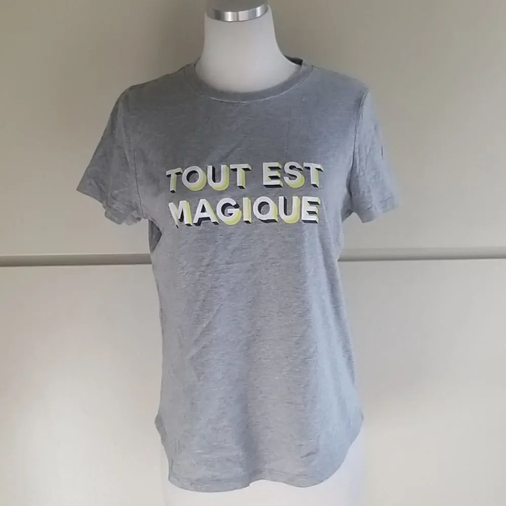 Banana Republic "TOUT EST MAGIQUE" T-Shirt, NEW